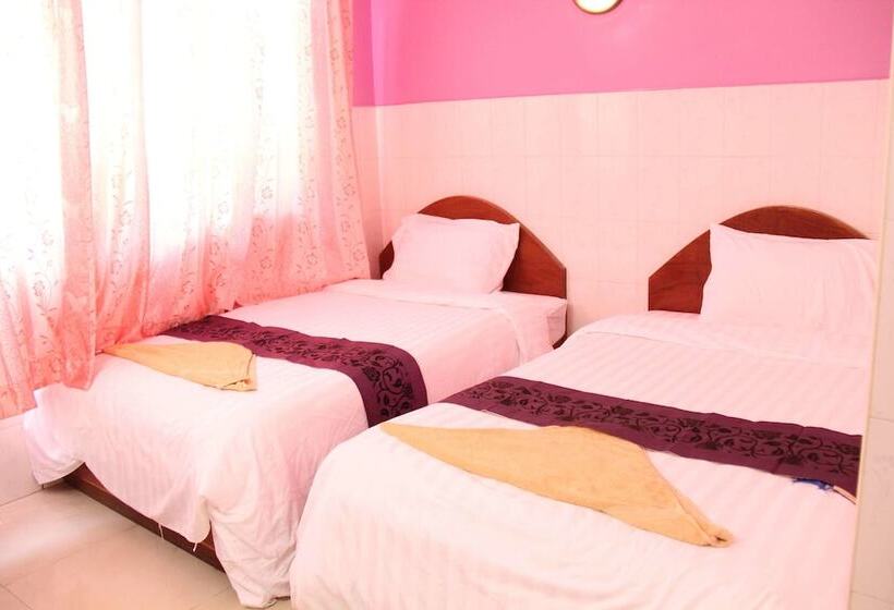 פנסיון Capitol 3 Guesthouse