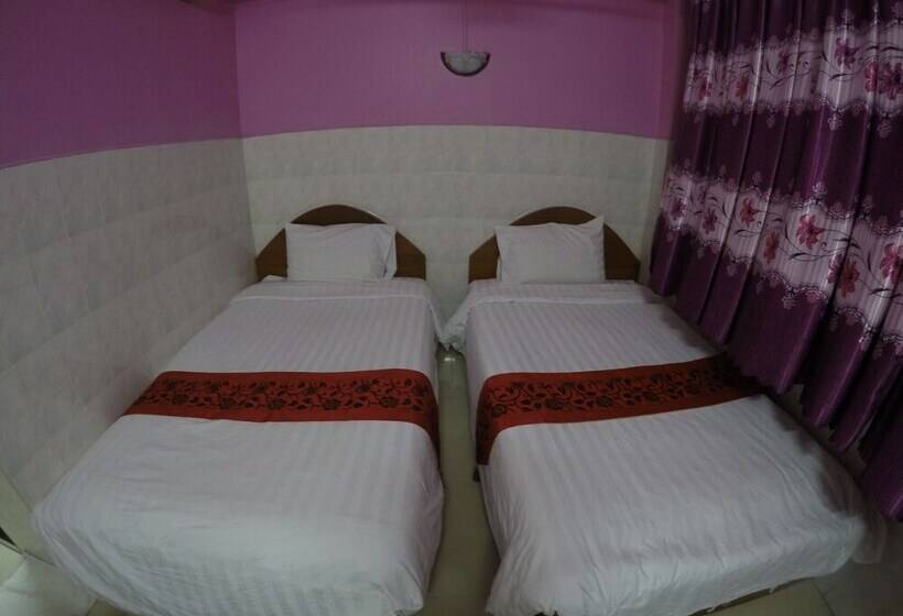 פנסיון Capitol 3 Guesthouse