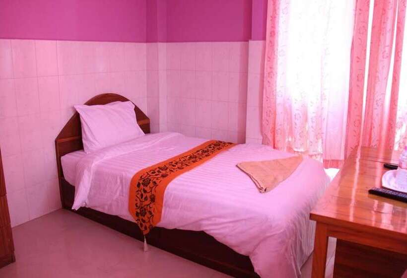 פנסיון Capitol 3 Guesthouse