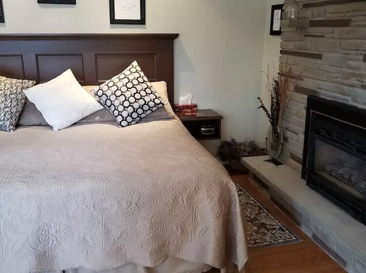 627 On King Bed And Breakfast