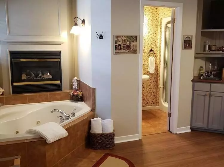 627 On King Bed And Breakfast