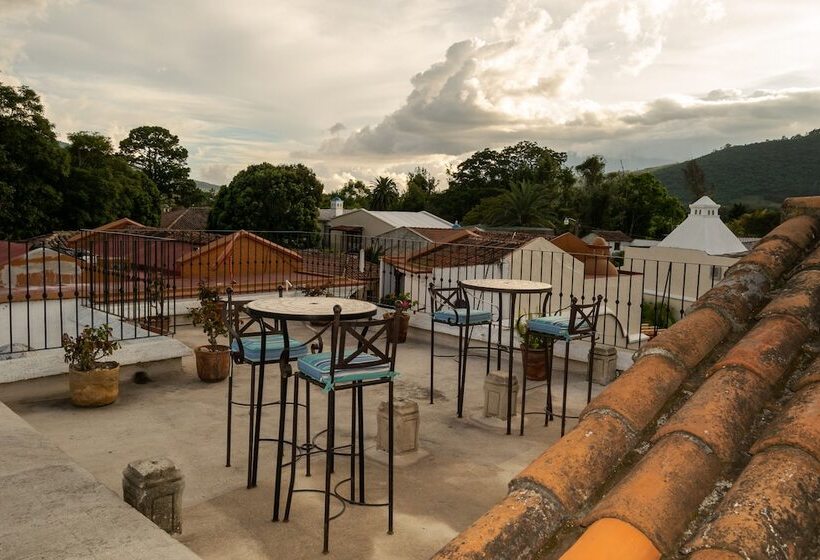 تختخواب و صبحانه La Villa Serena