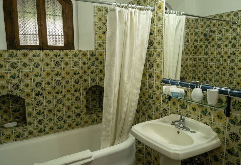 تختخواب و صبحانه La Villa Serena