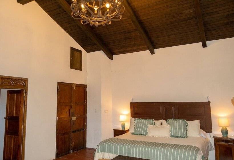 تختخواب و صبحانه La Villa Serena