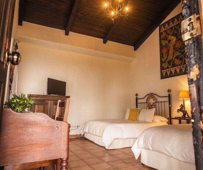 تختخواب و صبحانه La Villa Serena