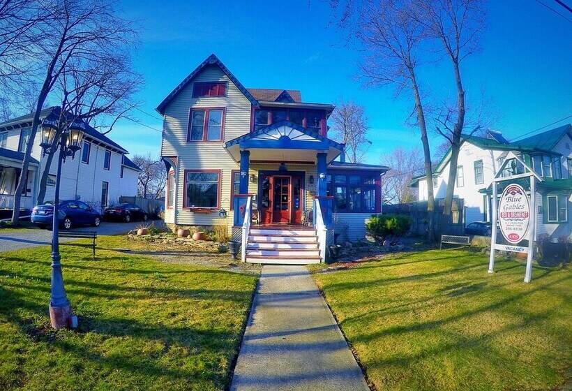 Blue Gables Bed And Breakfast