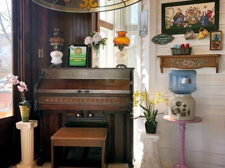 Blue Gables Bed And Breakfast