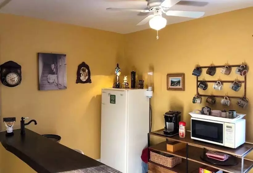 Blue Gables Bed And Breakfast