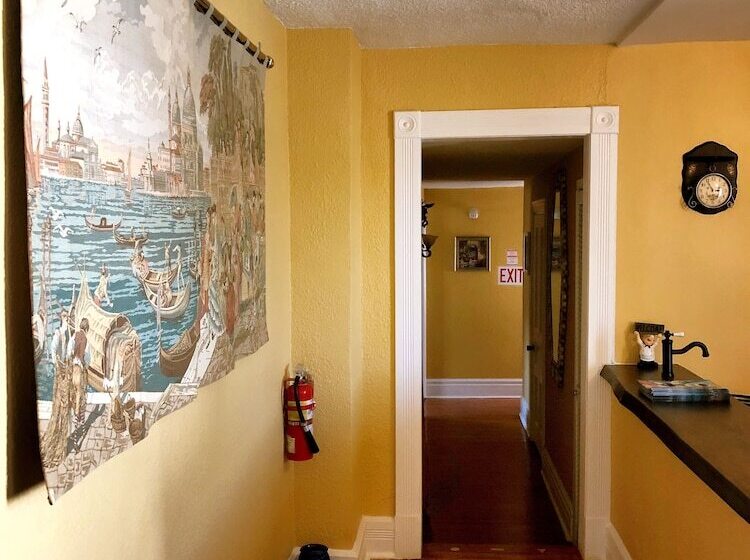 Blue Gables Bed And Breakfast