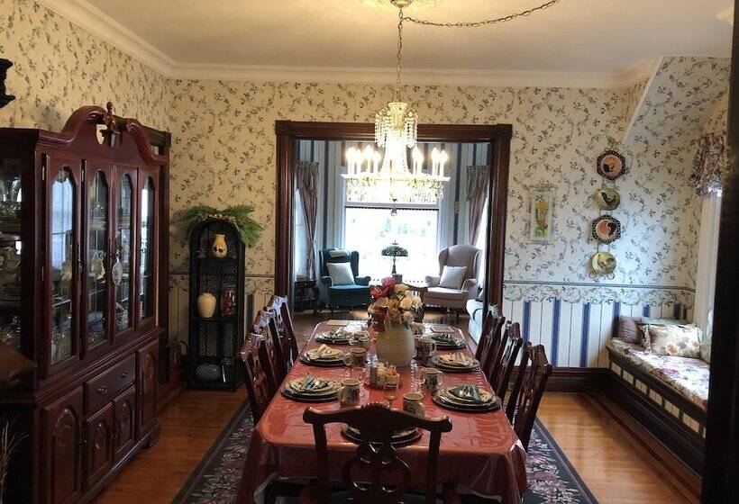 Blue Gables Bed And Breakfast