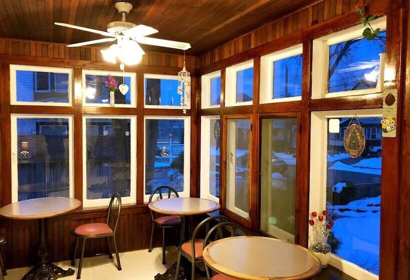 Blue Gables Bed And Breakfast