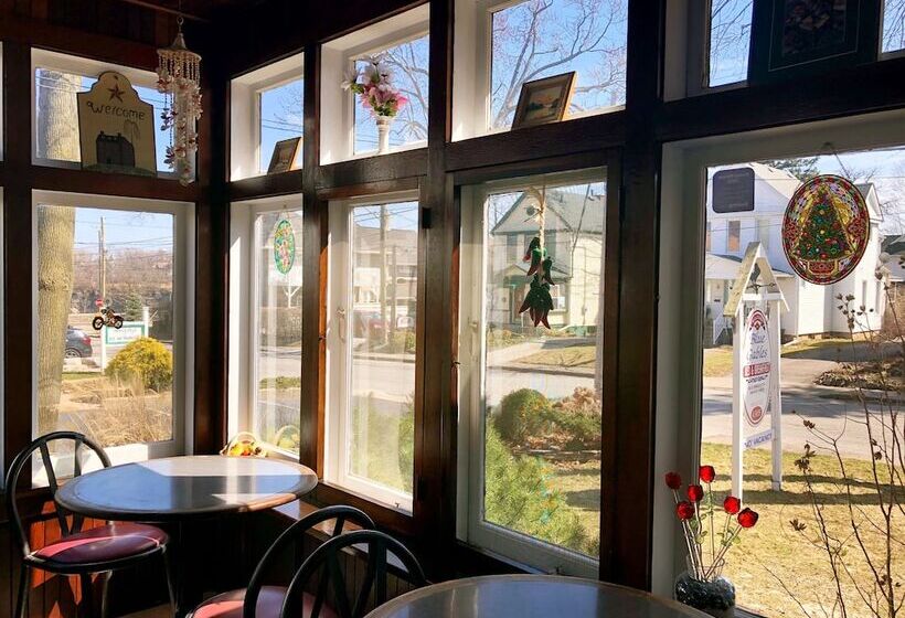 Blue Gables Bed And Breakfast