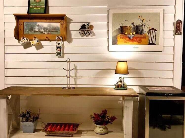 Blue Gables Bed And Breakfast