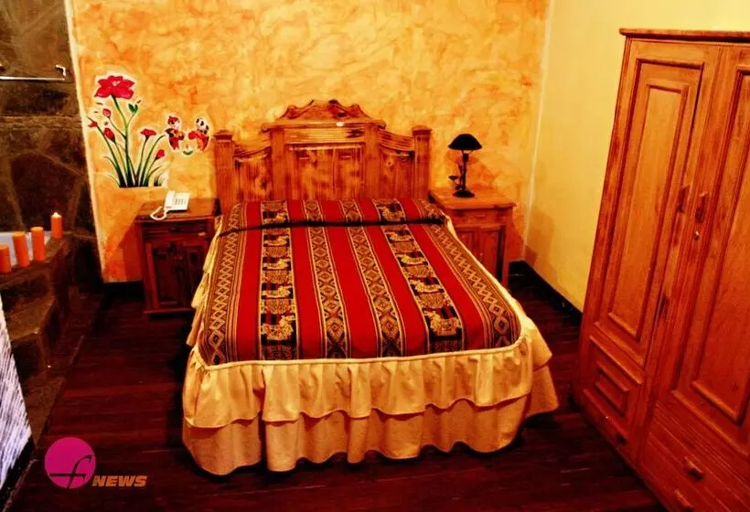 مسافرخانه Casa Colonial San Pedro
