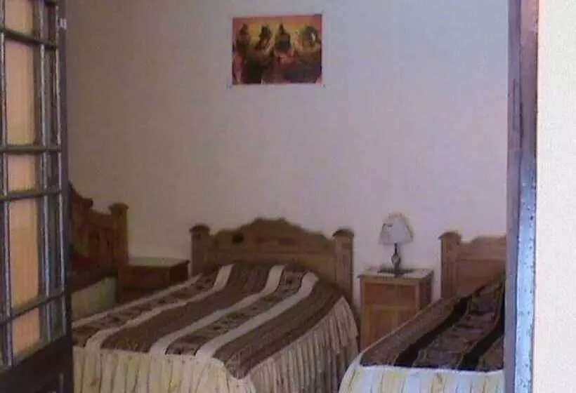 مسافرخانه Casa Colonial San Pedro