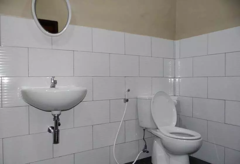 ホテル Artati Lombok Bungalows & Restaurant