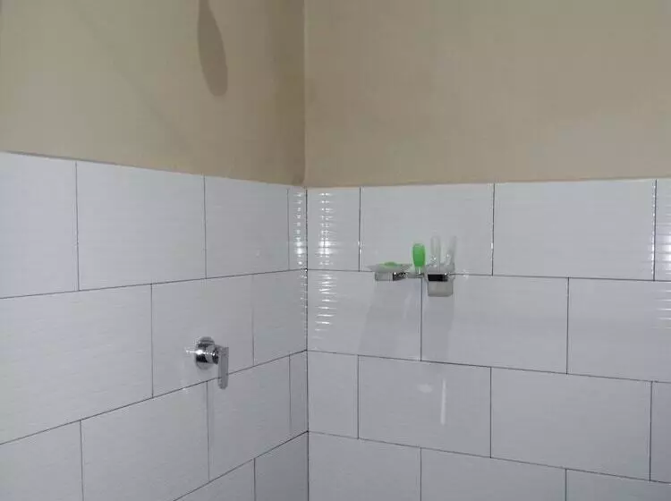 ホテル Artati Lombok Bungalows & Restaurant