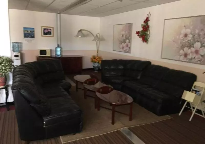 Hotel New Harmon Loop