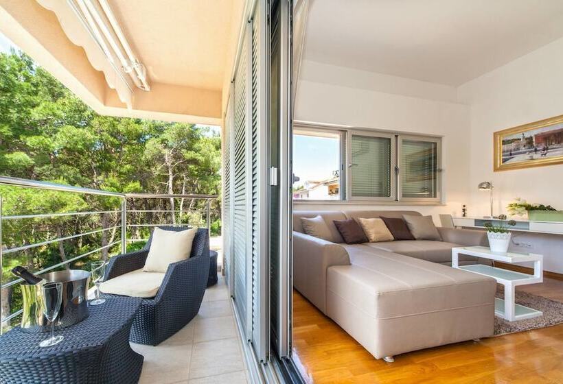 Madrugada Apartments