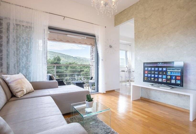 Madrugada Apartments