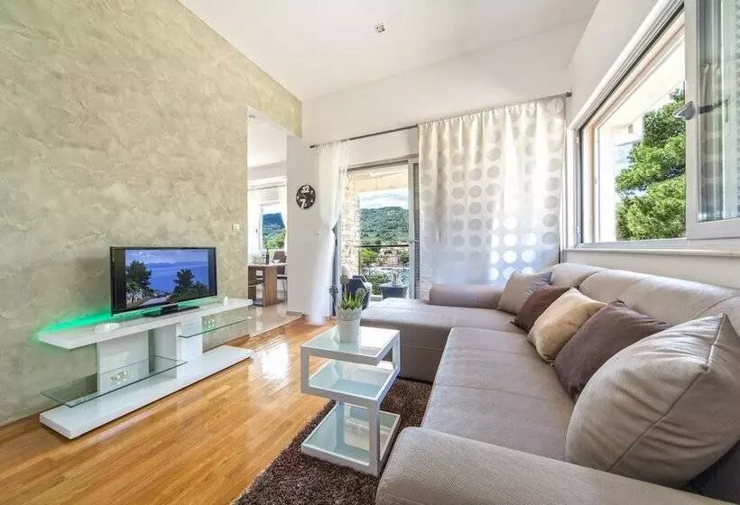 Madrugada Apartments