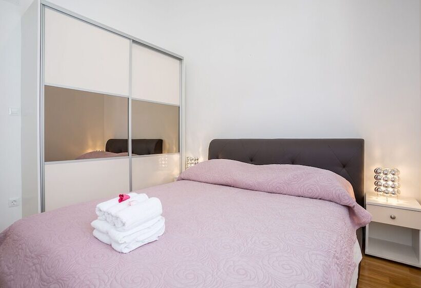 Madrugada Apartments