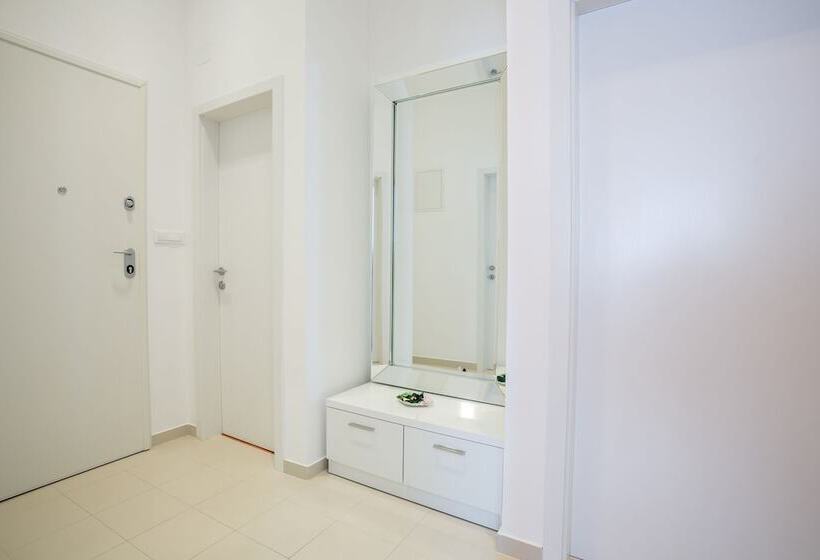 Madrugada Apartments