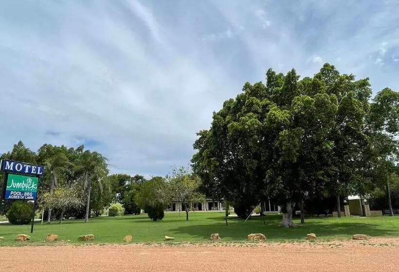 Motelli Jumbuck Motor Inn   Pool   Pet Friendly Section   King Beds