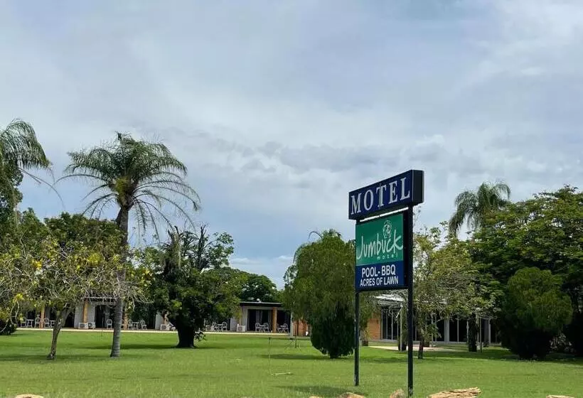 Motelli Jumbuck Motor Inn   Pool   Pet Friendly Section   King Beds