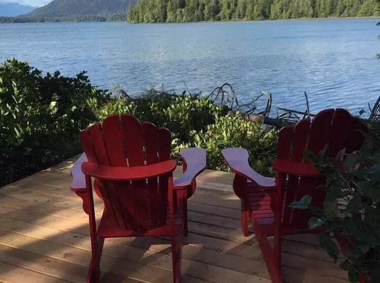 Majatalo Black Bear Guesthouse