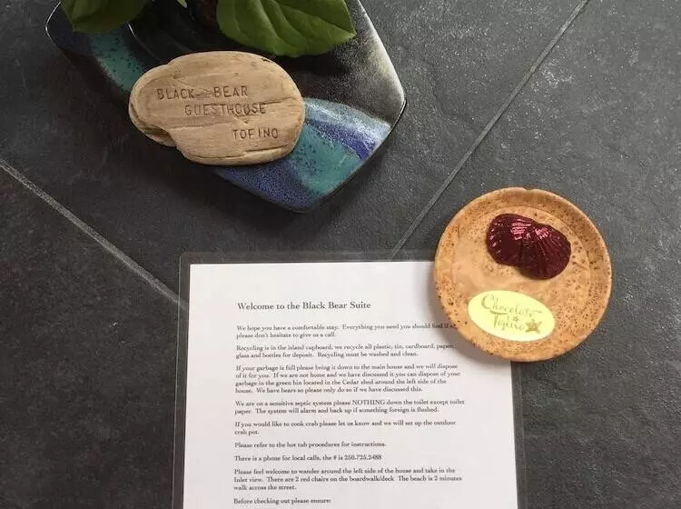 Majatalo Black Bear Guesthouse