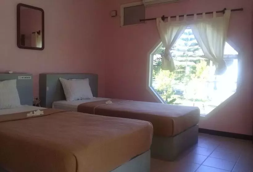 ペンション Purnama Beach Hotel Lombok