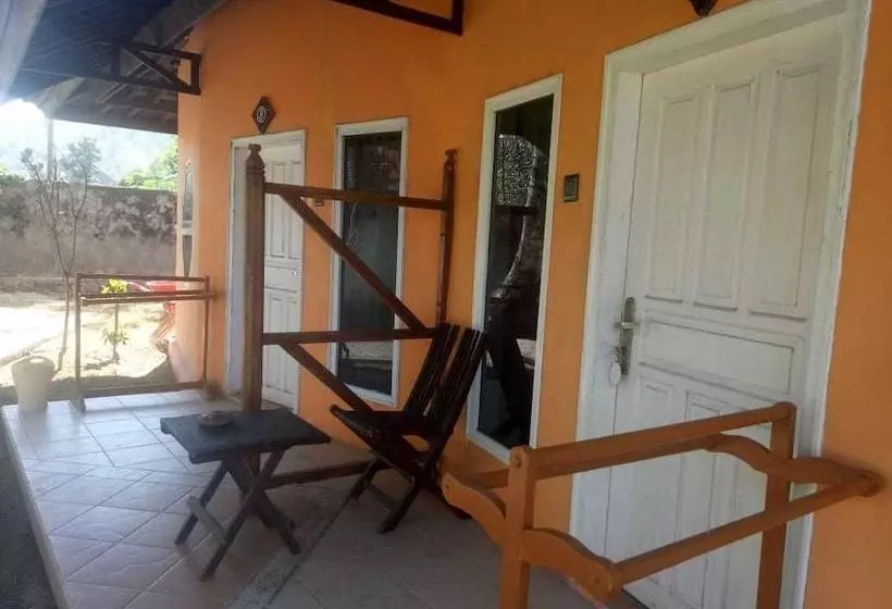 ペンション Purnama Beach Hotel Lombok
