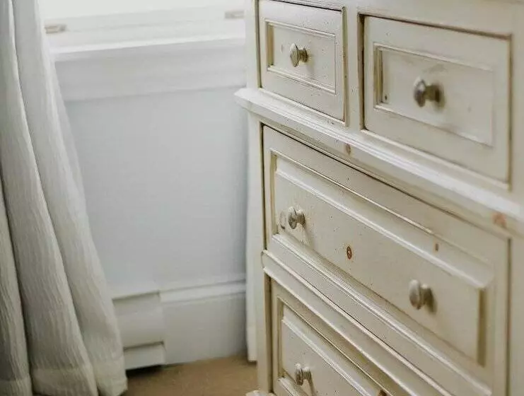 Salt Shaker Deli & Inn