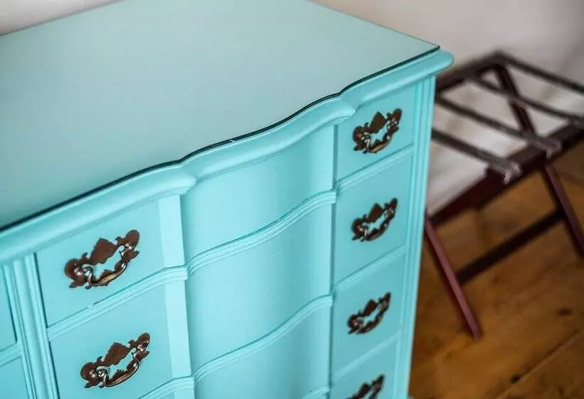 Salt Shaker Deli & Inn