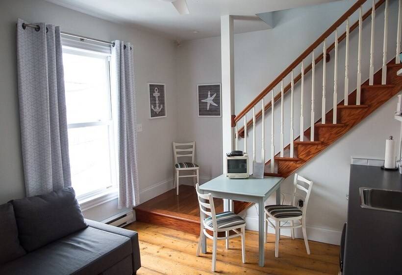 Salt Shaker Deli & Inn