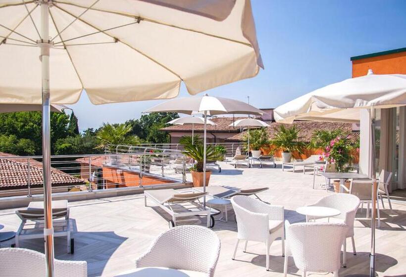 Blue Lake Residence   Bardolino