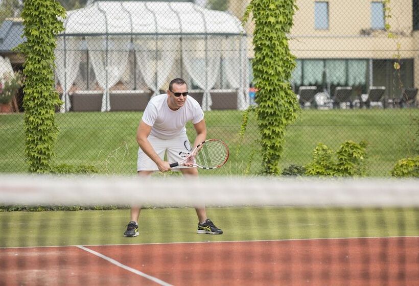 בית מלון כפרי Château Amade