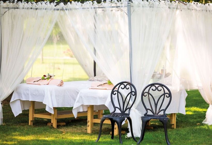 בית מלון כפרי Château Amade