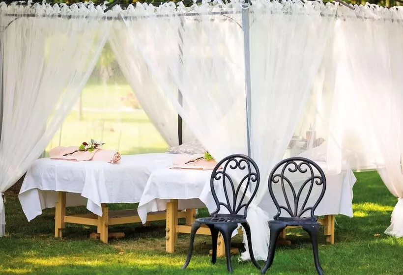 Hotelli Château Amade