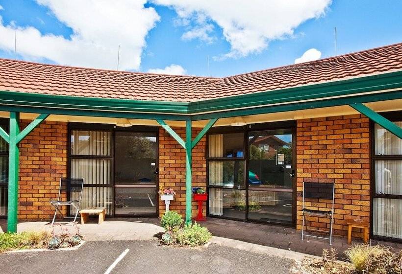 Мотель Monument Motor Lodge Papakura