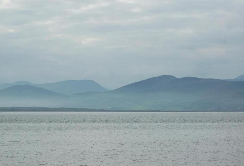 The Grove Lodge Guesthouse