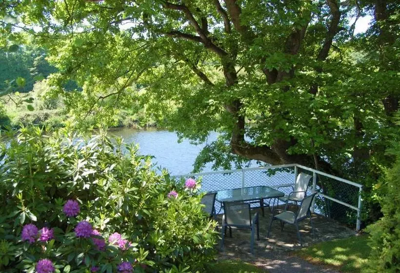 The Grove Lodge Guesthouse