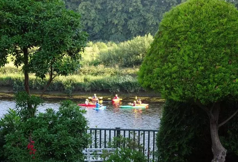 The Grove Lodge Guesthouse