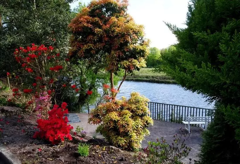 The Grove Lodge Guesthouse