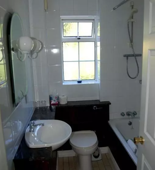 The Grove Lodge Guesthouse