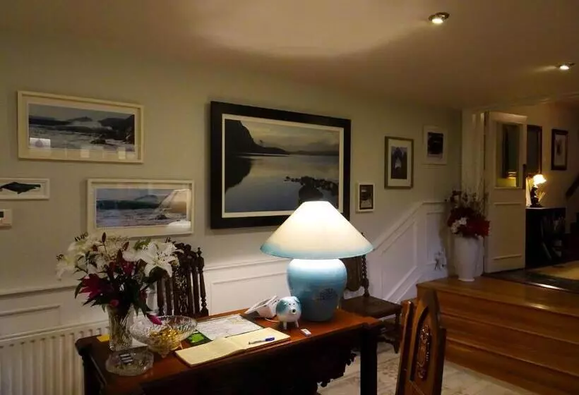 The Grove Lodge Guesthouse