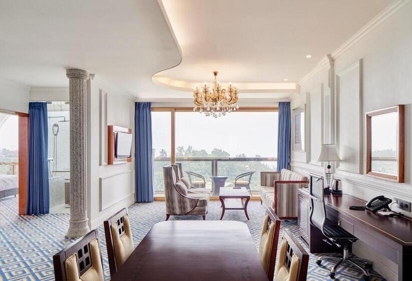 Goldone Hotel & Suites