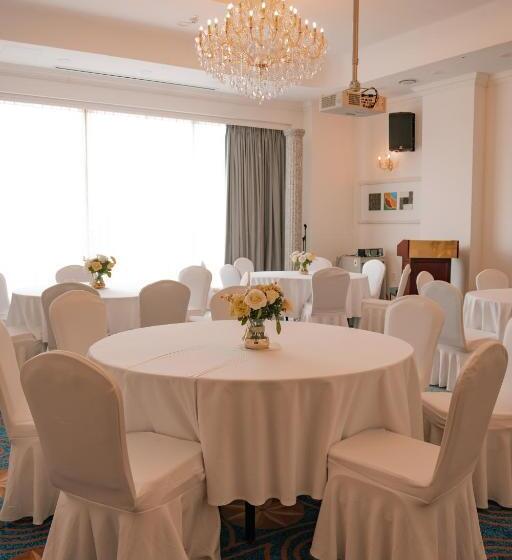 Goldone Hotel & Suites