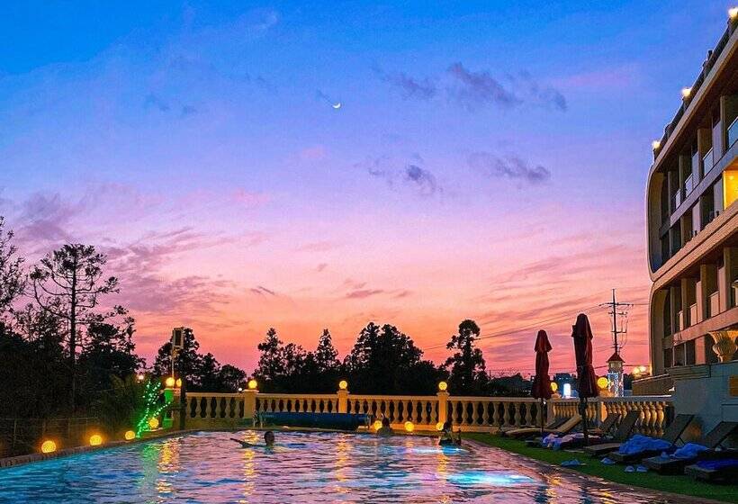 Goldone Hotel & Suites